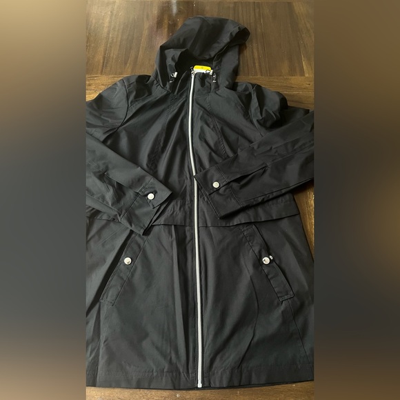 Vince Camuto Women's Lightweight Water Resistant Rain Jacket Black Small - Picture 6 of 10